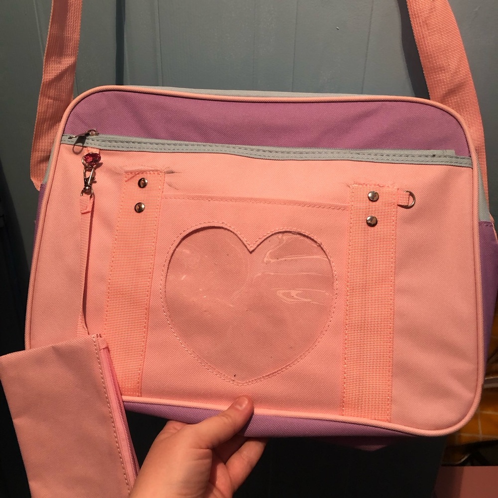 Pink heart shoulder itabag